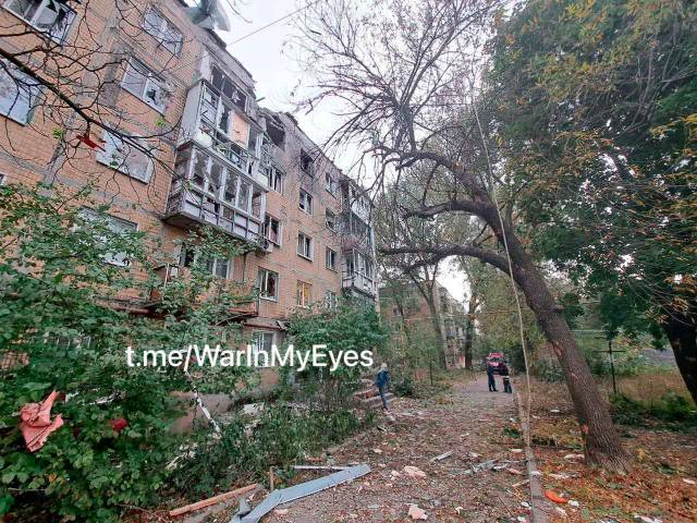 Фото обстрела улицы Вахрушева в Куйбышевском районе Донецка 08.10.2023