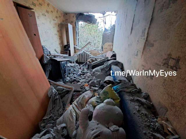 Фото обстрела улицы Вахрушева в Куйбышевском районе Донецка 08.10.2023